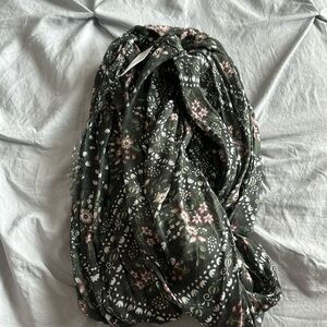 Maurice’s grey floral scarf